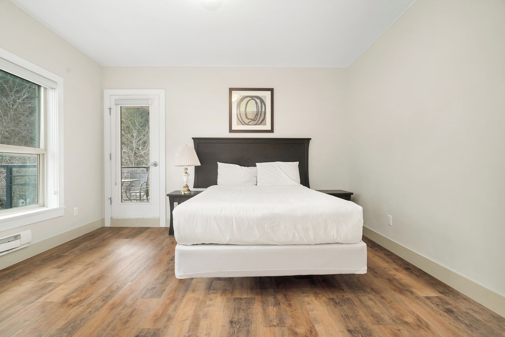 Embrace Serenity Luxe 2BR Suite