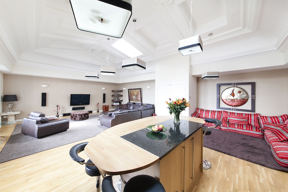 Burnets Apartments