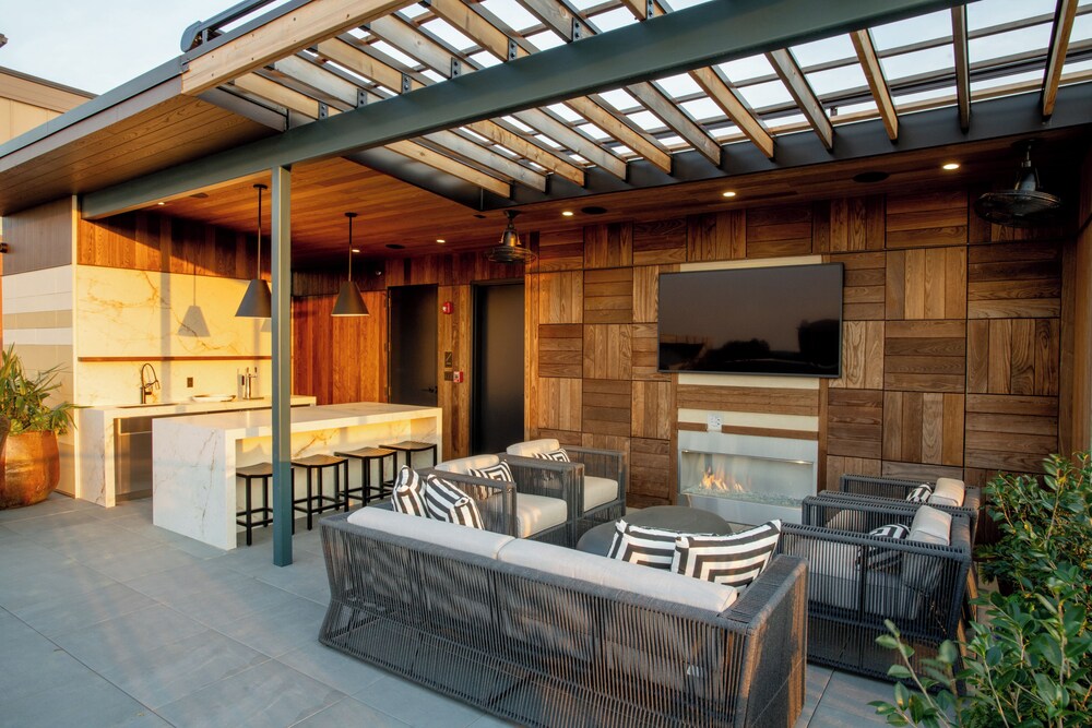 The Bell Athens by Kasa Living