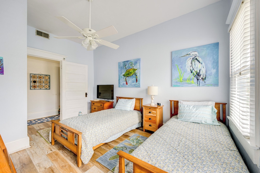 Fish & Kayak: Home Near Shell Point Beach!