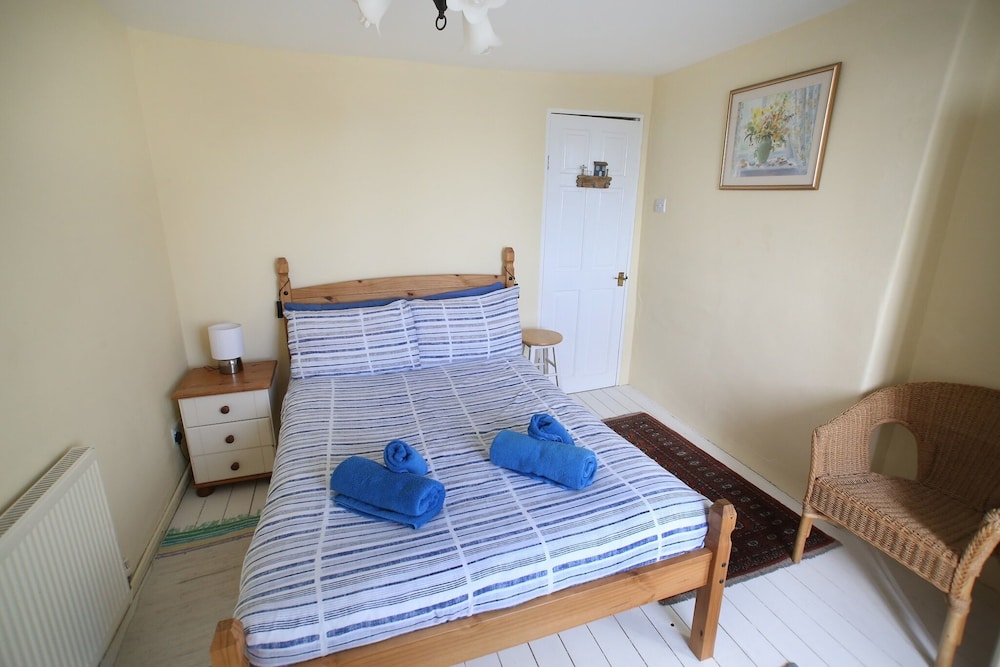 Sea View Cottage view 4