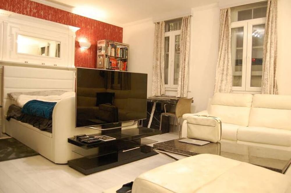 Luxury Westminster Apartment by Westminster Abbey