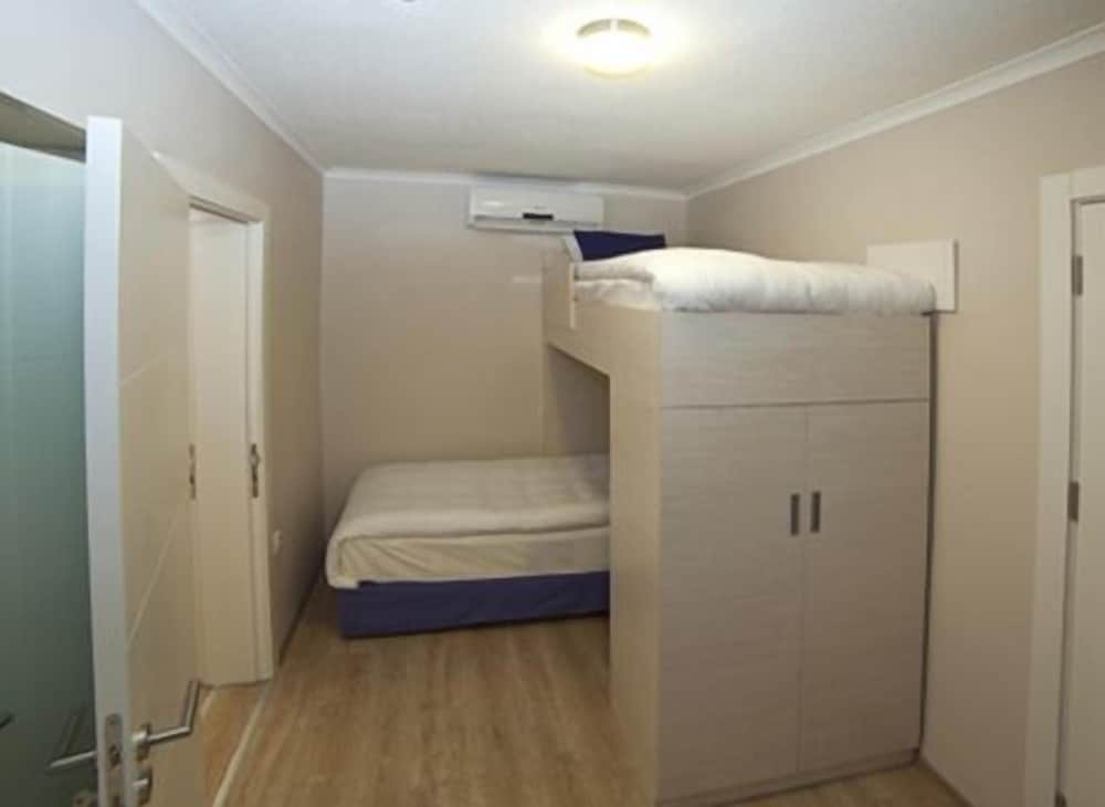 Yürüyüş Yapılan Otel - Image 16