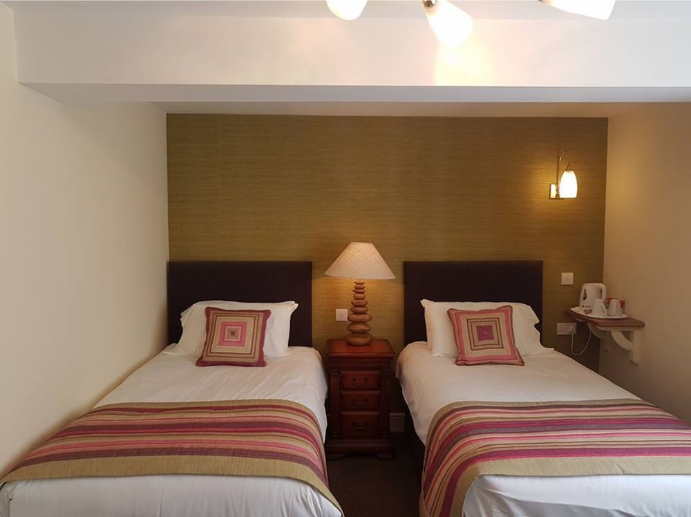 The George Hotel, Crewkerne view 5