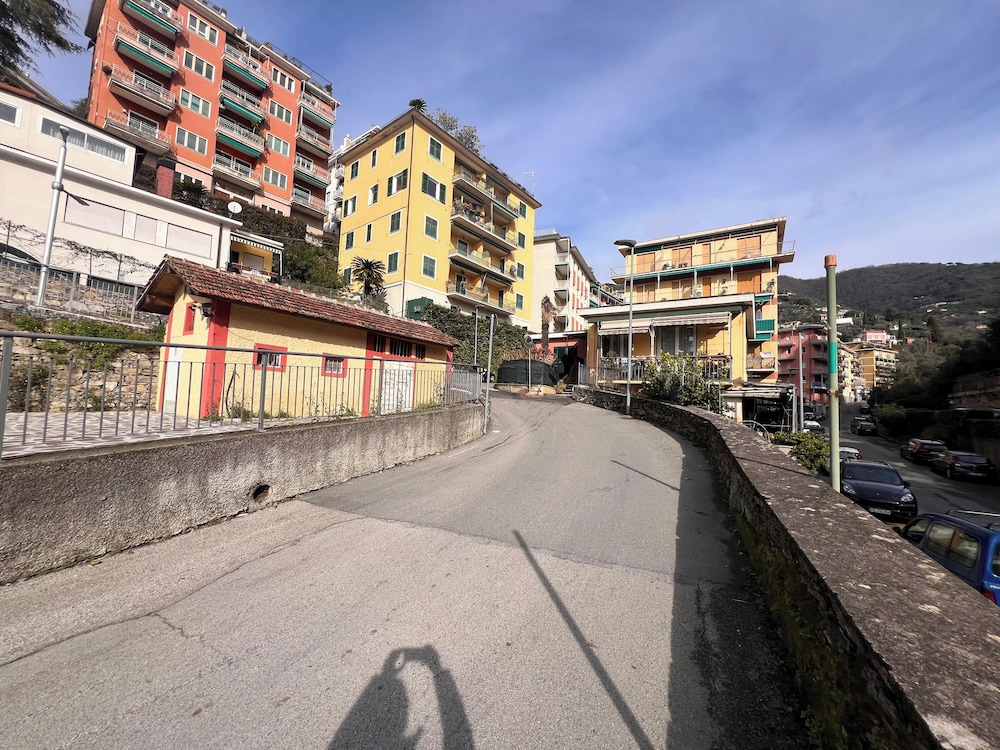 Inviting 1-bedroom flat with Balcony