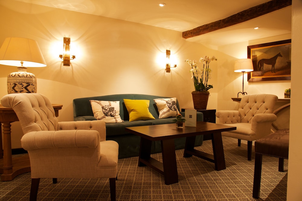 Sudbury Vacations - The Swan Hotel - Property Image 4