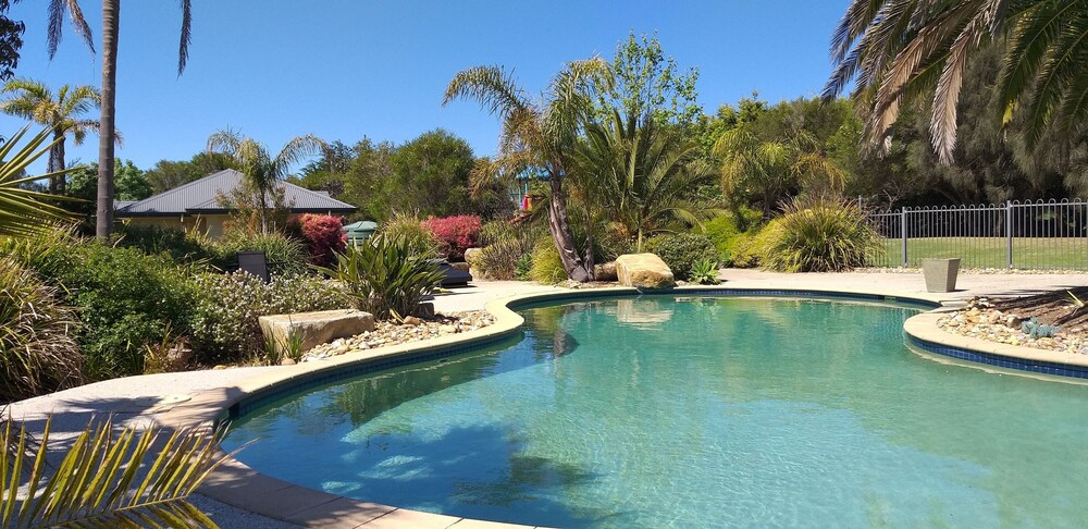 Island Cove Villas