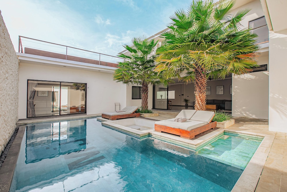 Villa MJ Modern 4BR with Pool & Rooftop