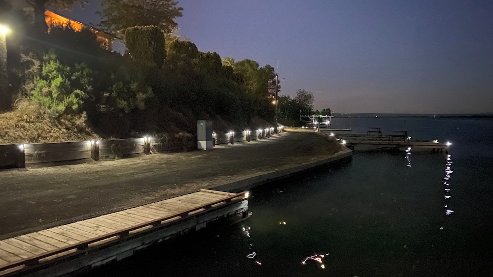 Lakeshore Inn Water Front