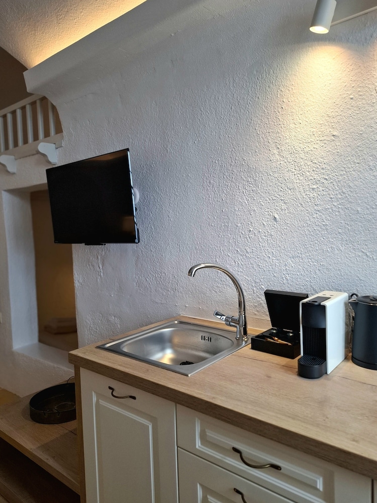 Mardanza Krokos Suites