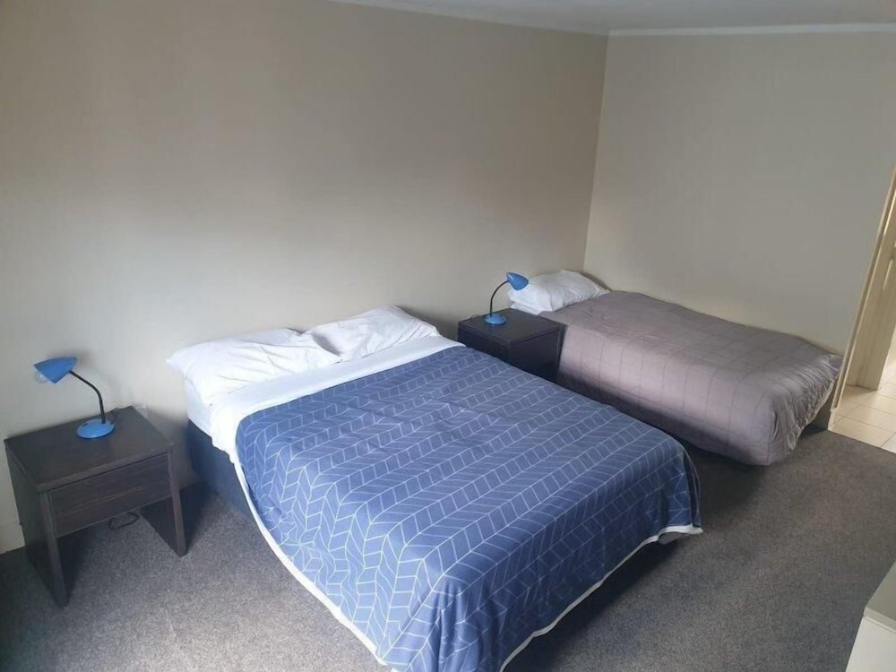 Epsom Motor Inn-1