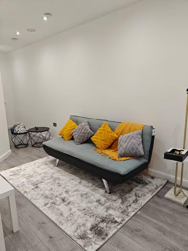 Modern 1Br Sleeps3 - City Centre Location