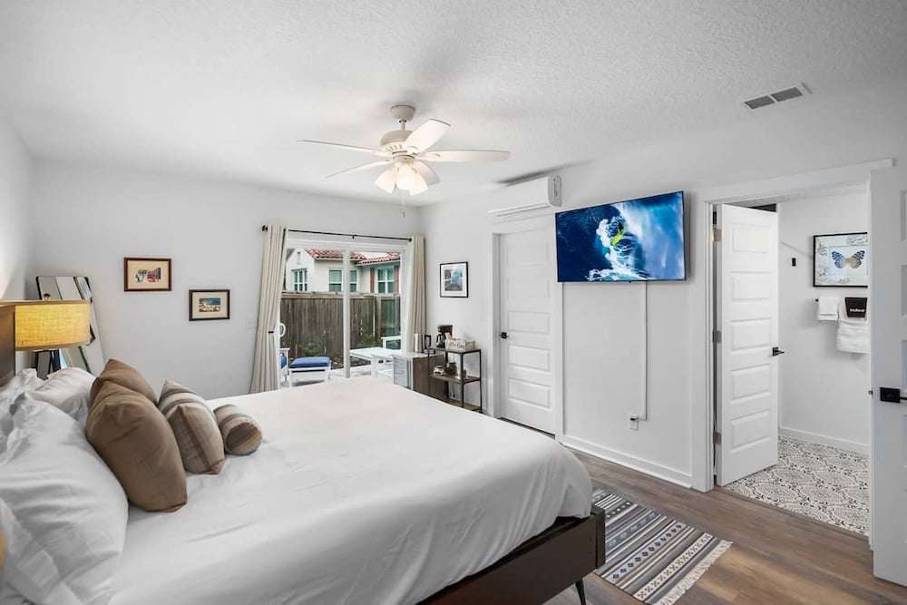 Pool Spa Downtown by Beach FOY Add Golf Cart