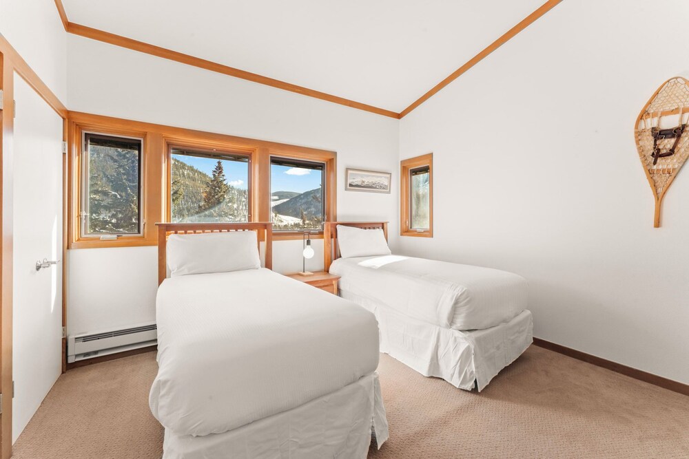Tennis Townhome #1321 : 2