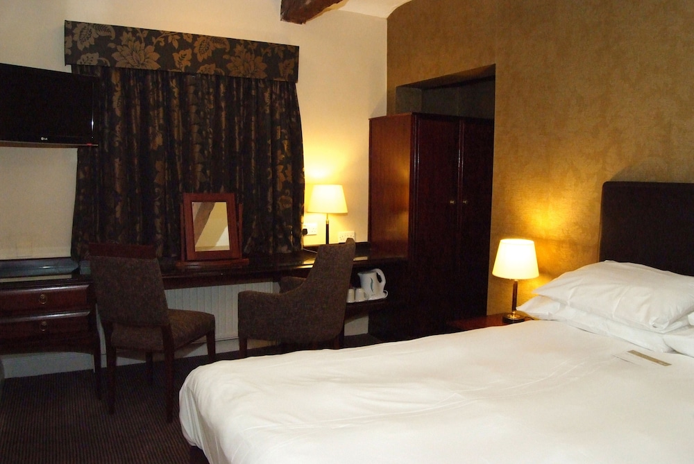 Yeovil Vacations - The Manor Hotel by Greene King Inns - Property Image 2