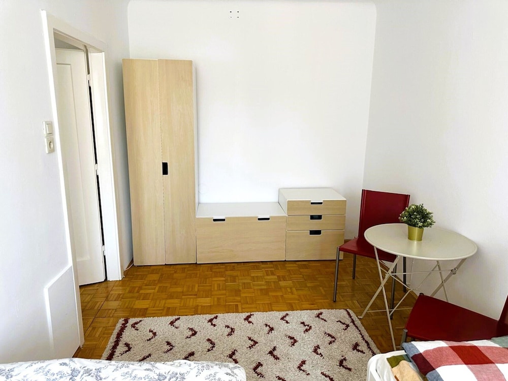 Apartment Near Schonbrunn Palace Vienna