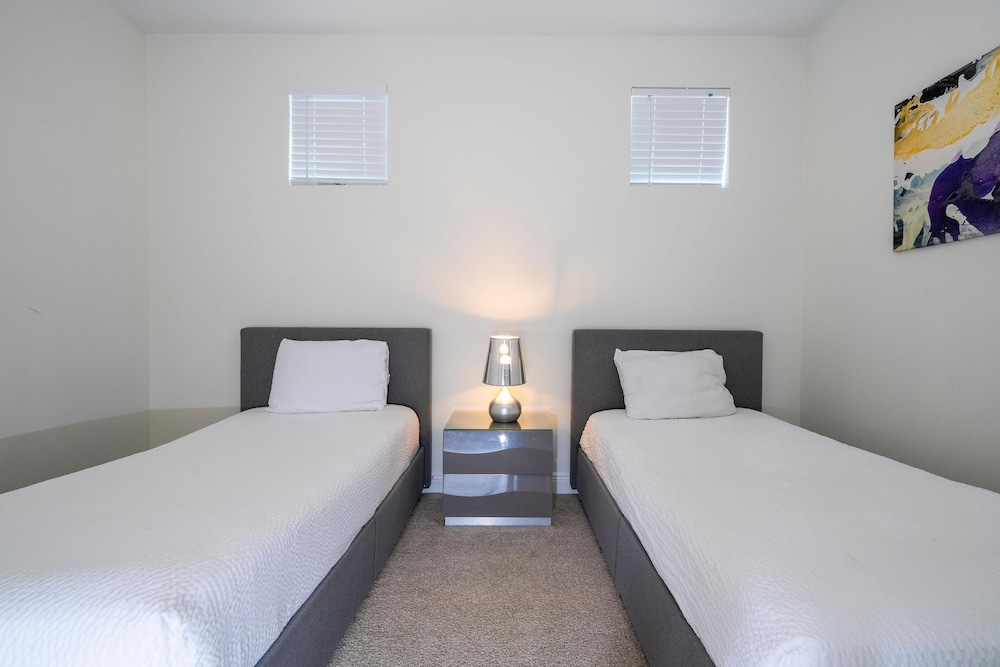 421 NP - Exquisite Retreat at Encore Resort