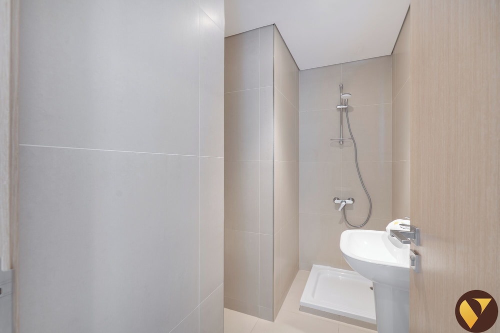 Icon Bay Creek Harbour Waterfront Living