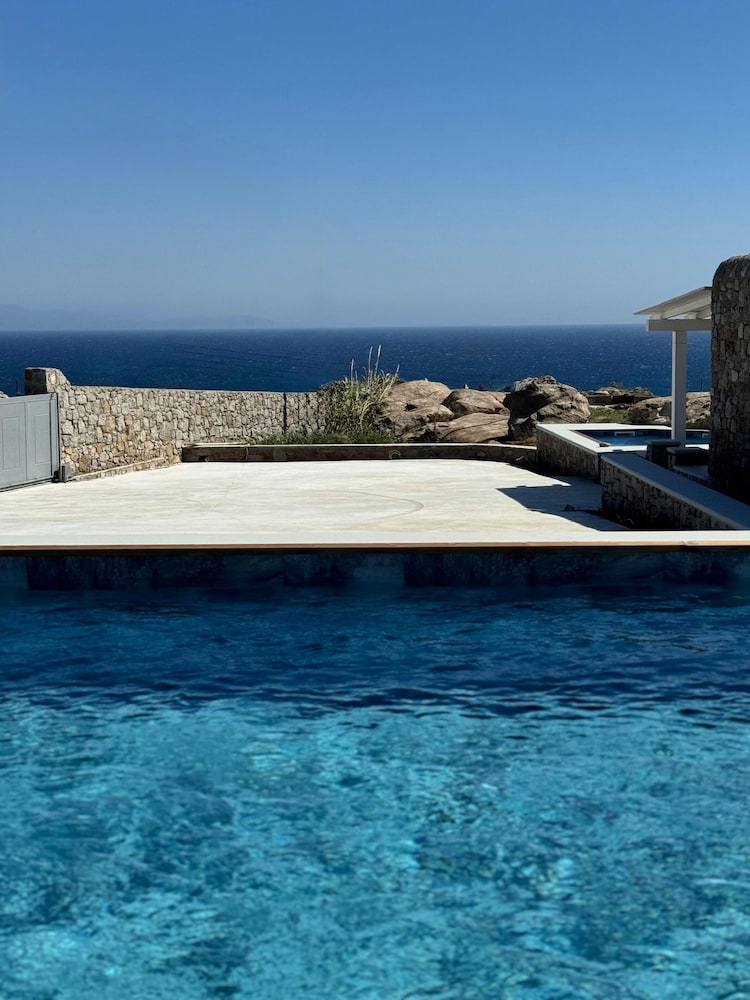 Psaros Village