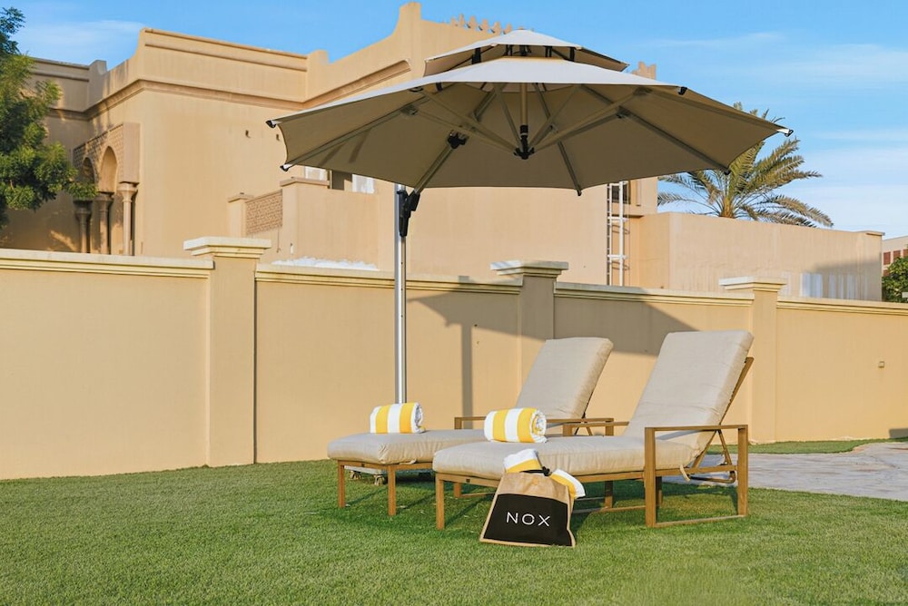5BR M Private Villa Direct Beach Access