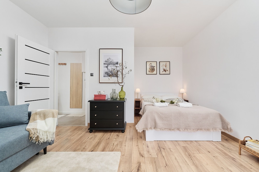 Railway Station Apartment by Renters view 5