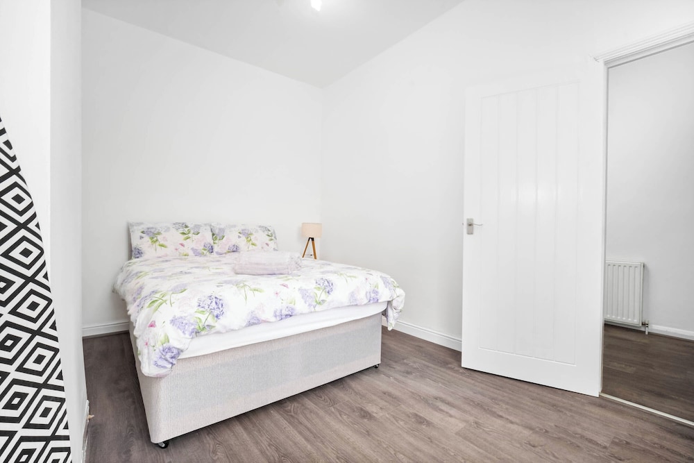 Apartment 1 Bedroom,sleeps6,parking