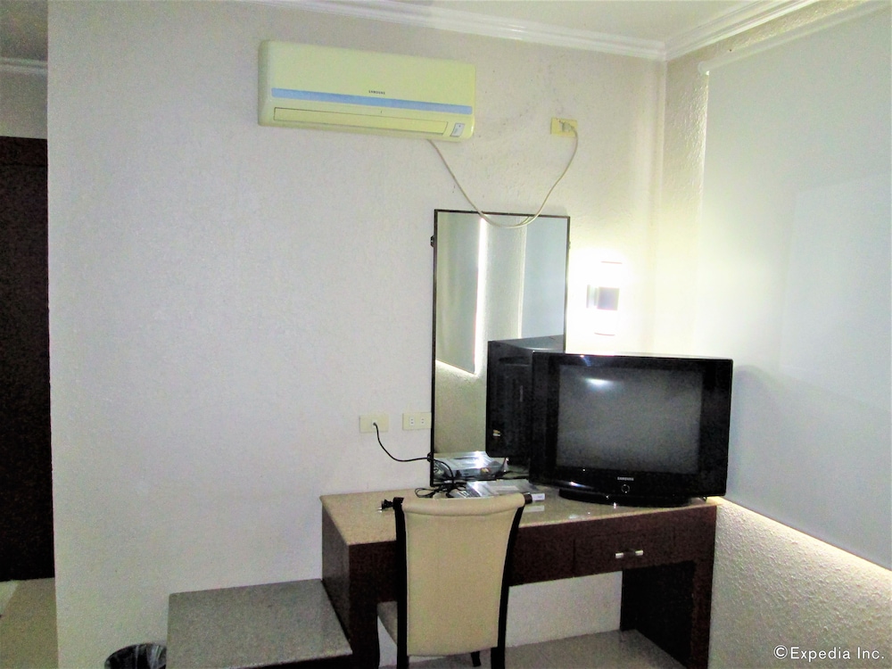 Stonestown Suites