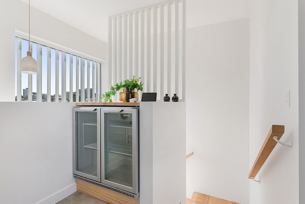 Luxury 5-floor Unit With Ocean Views Near Beach