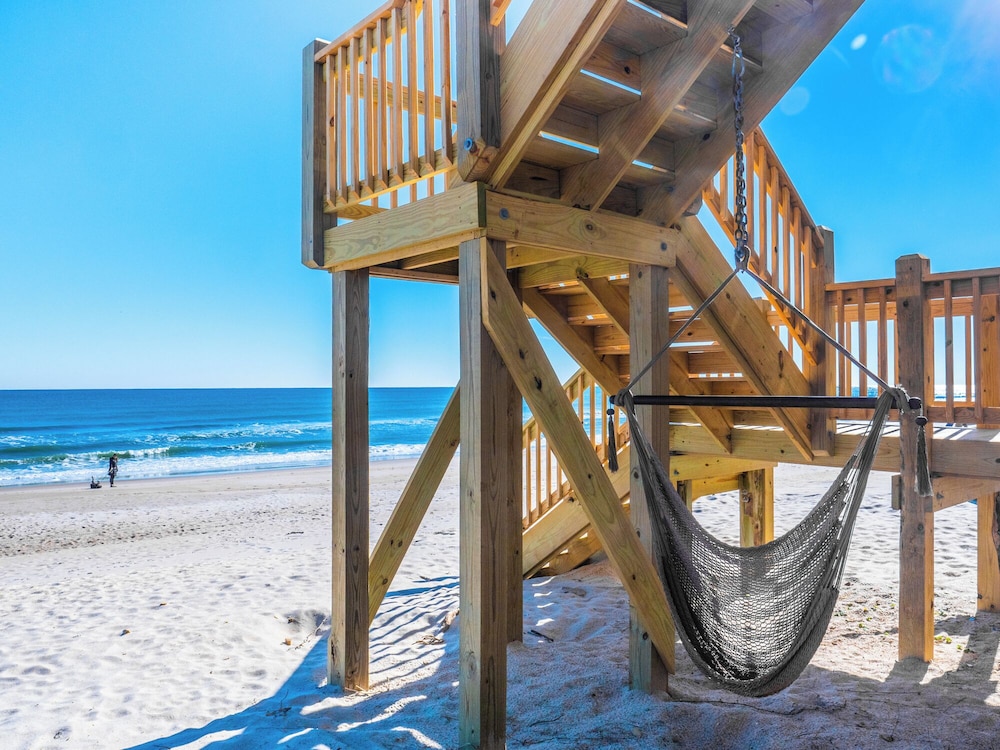 Vintage Vacation by Topsail Realty