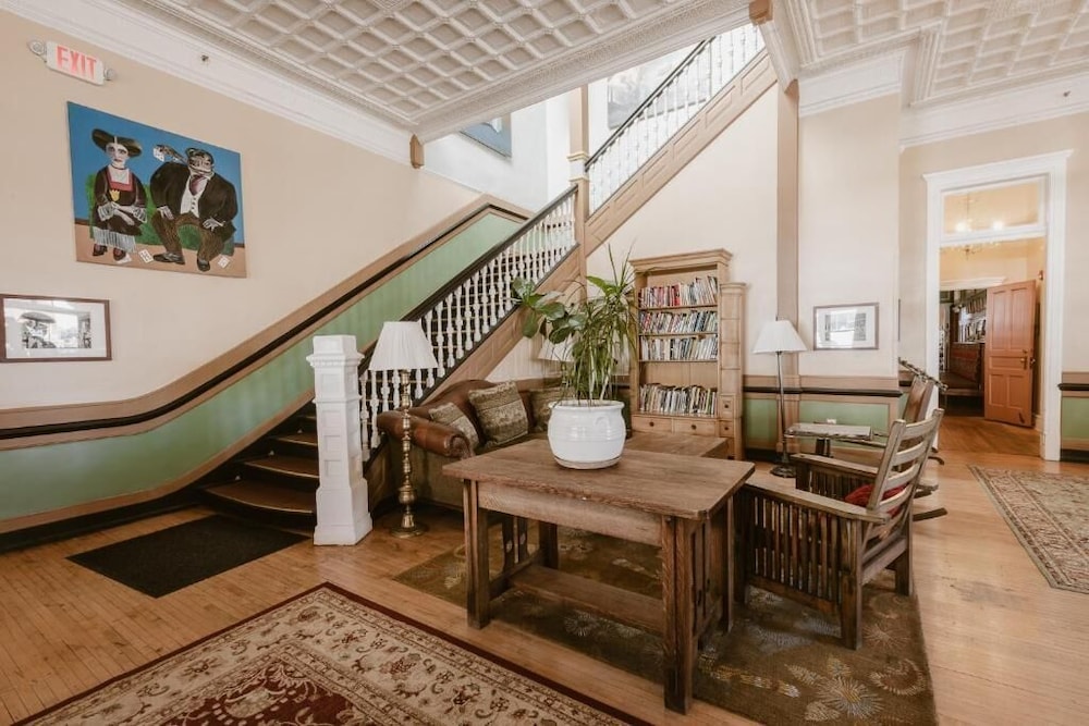 Castaneda Hotel