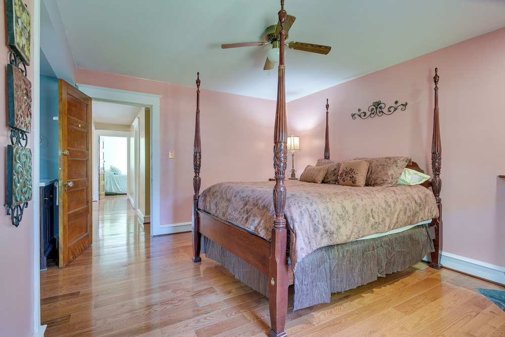 Ronks Vacation Rental: 2 Mi to Dutch Wonderland! view 3