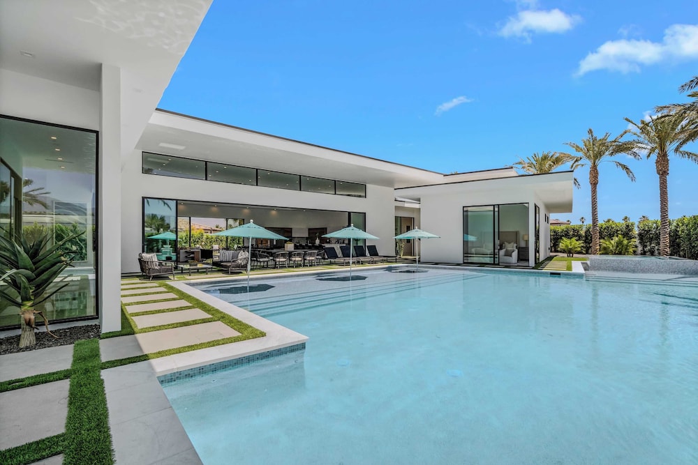 Sleeps 54 3 Luxury Villas w/ Pool + Spa, Pickleball Bravo by Avantstay