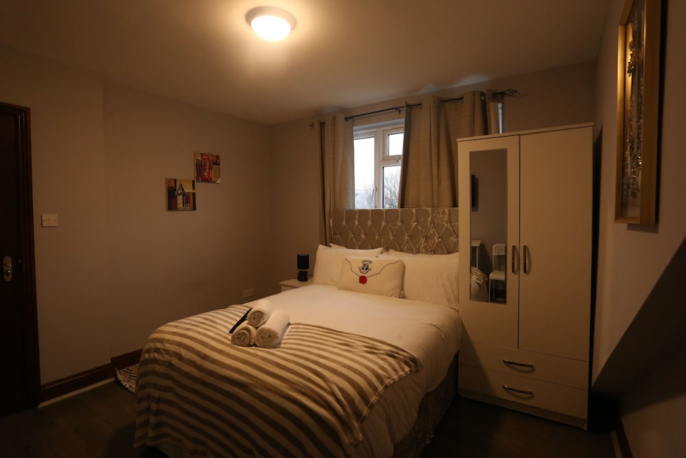 Heathrow roomzzzz B&B