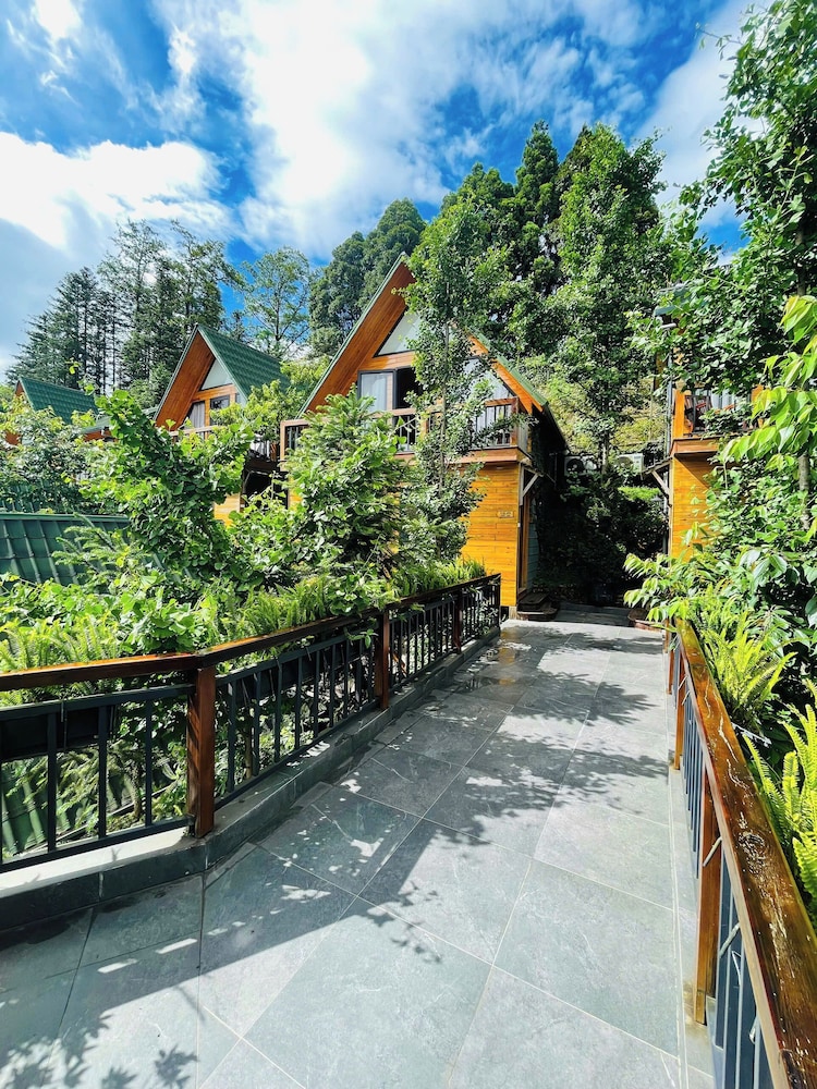 SAPA PINE HILL ECOLODGE