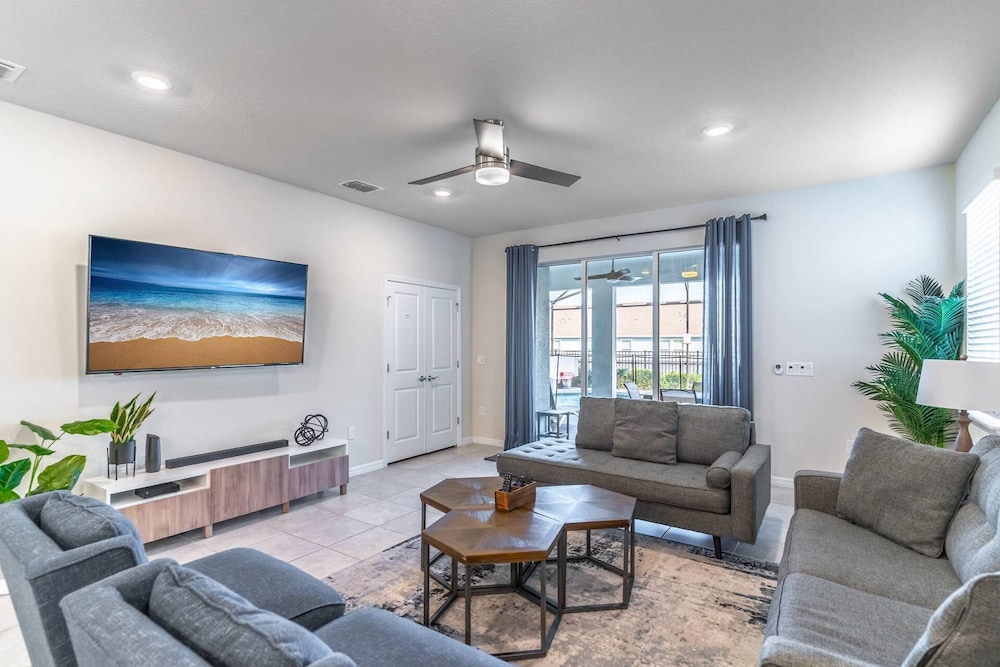 3285 Windsor Island