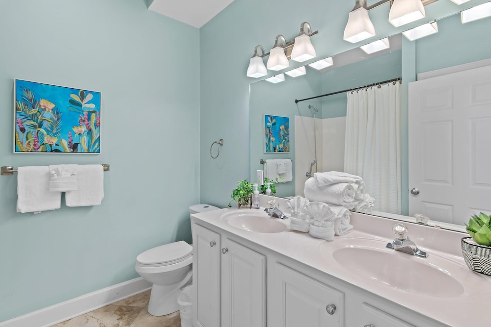 Pavilion Palms 203c