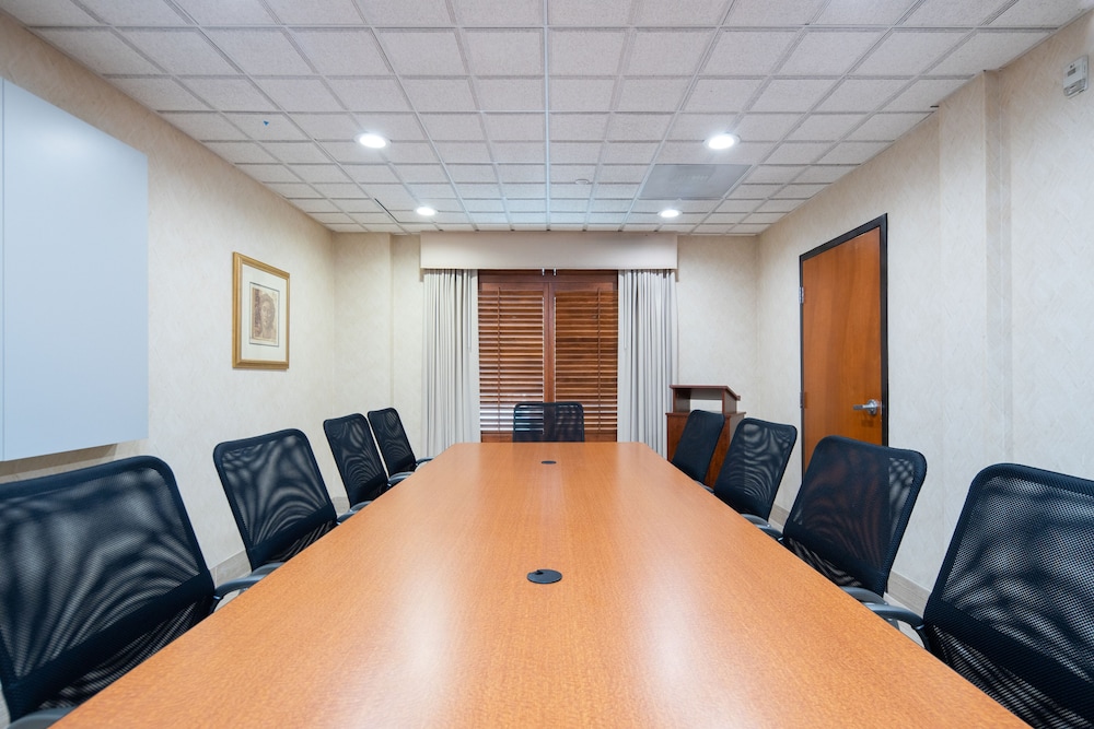 Best Western Inn  Suites San Mateo - San Francisco Airport - Property Image 13