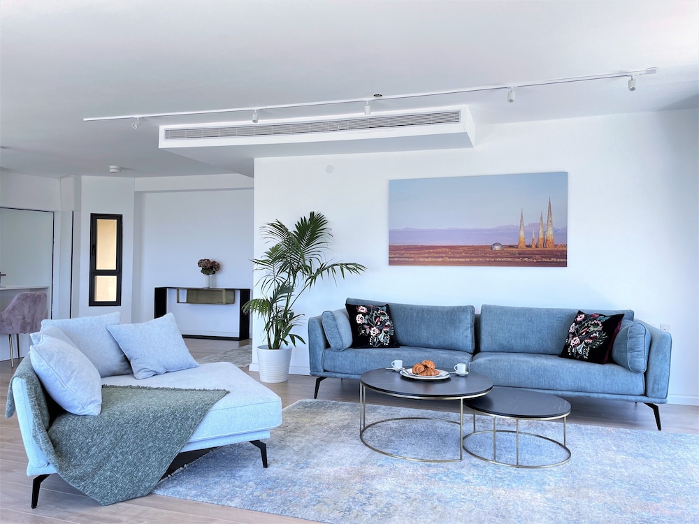 1604 Tel aviv