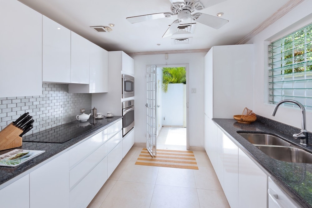 Easy Reach by Blue Sky Luxury view 3