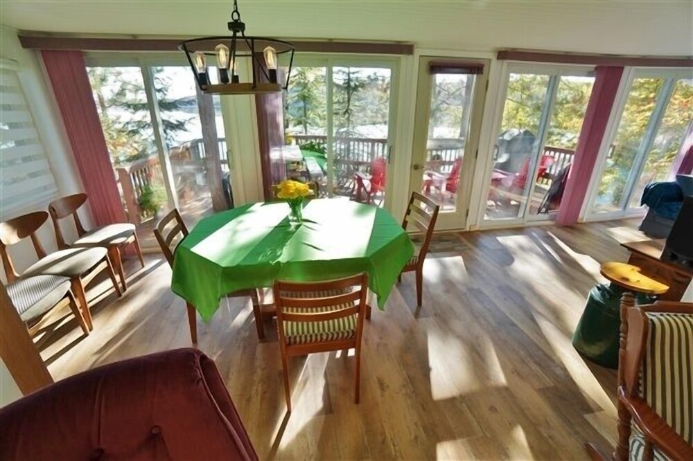 416 Papineau Lake 2 Bedroom Cottage