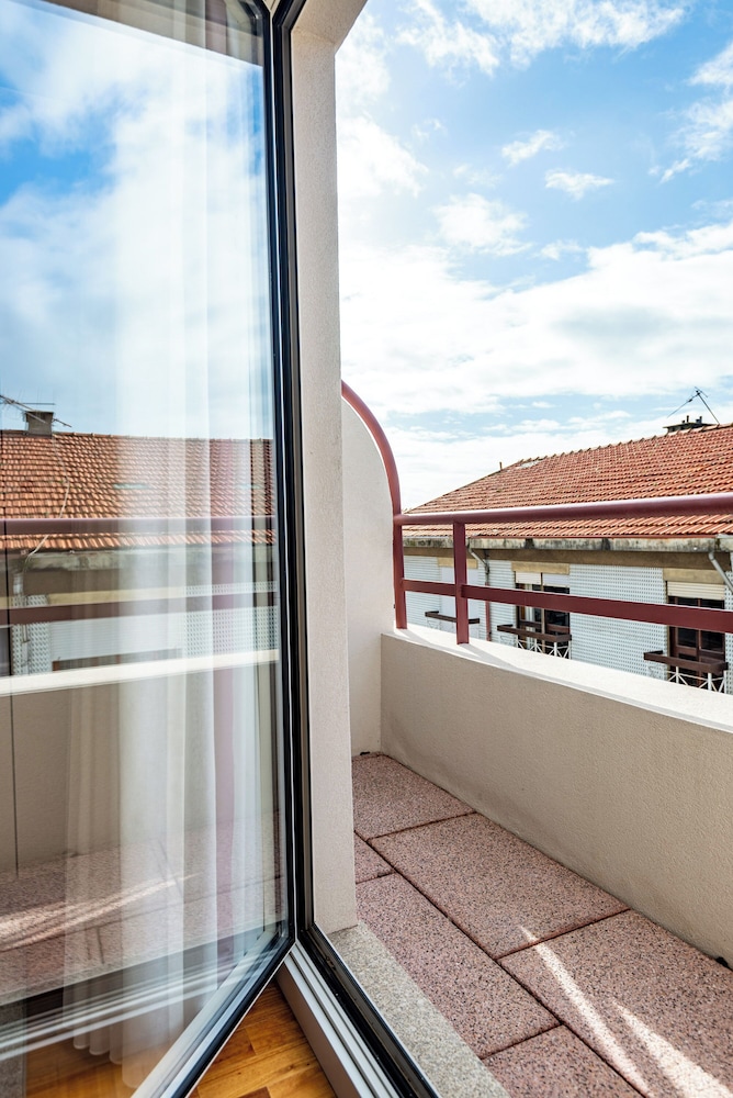 Acm033 Bombarda Homes, 2BR Duplex w/ Balcony