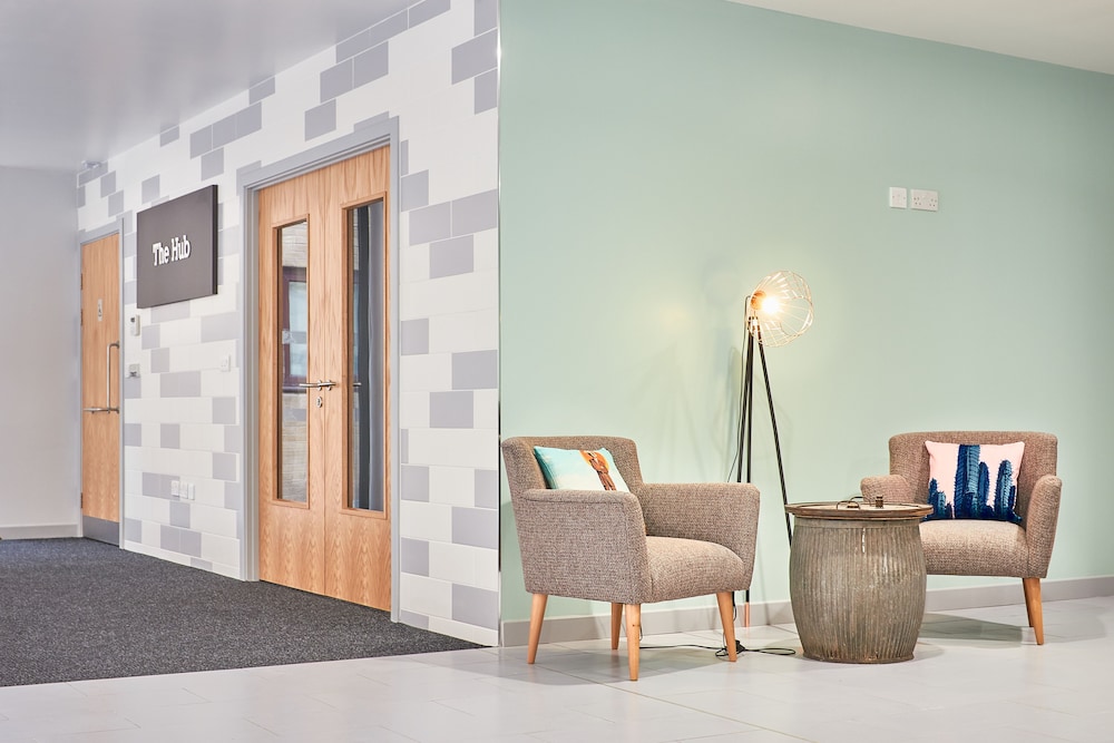 Destiny Student Meadow Court - Campus Accommodation