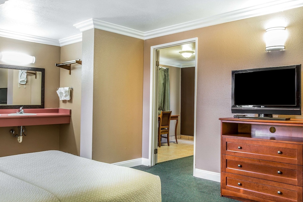 Rodeway Inn Ventura Midtown