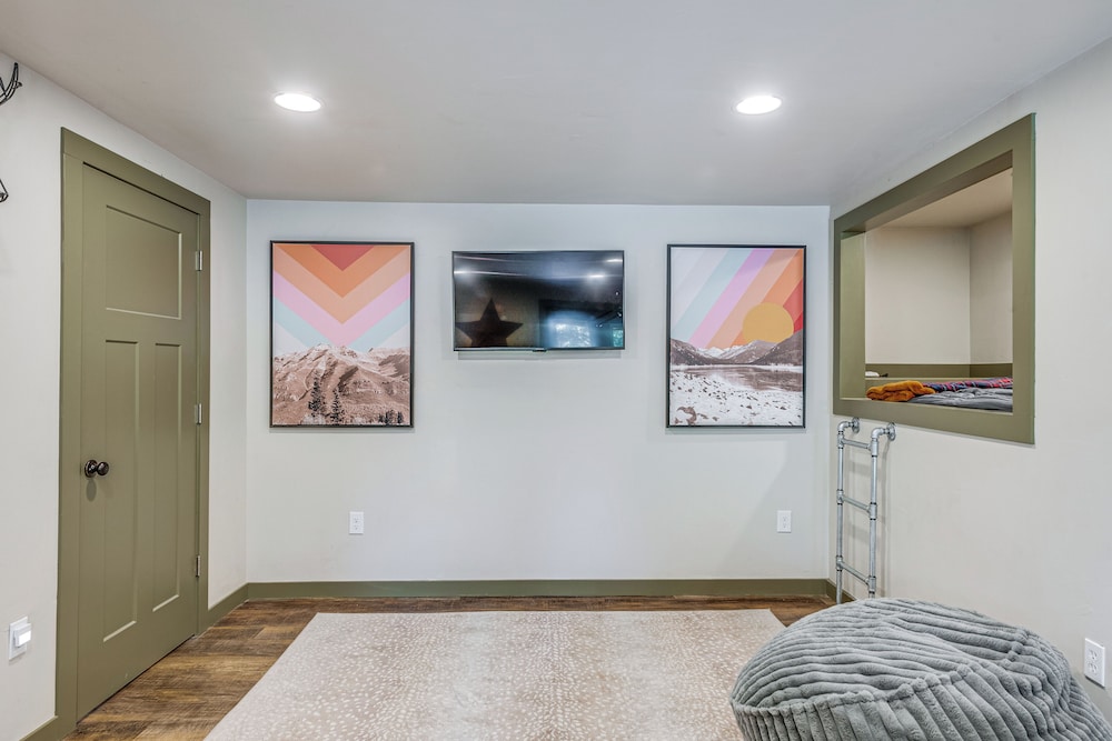 Lake Access, Mtn Views: 'cooks Cabin' in Kamas!