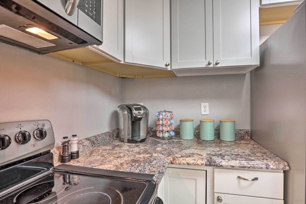 Gainesville Home: 5 Mi to UF Stadium & Downtown!