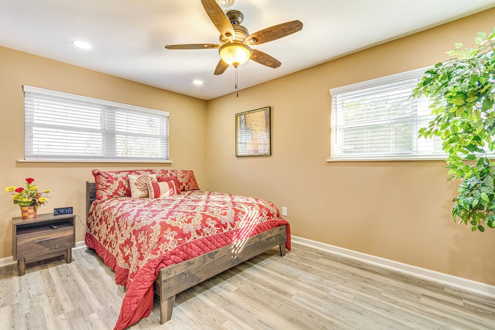 6 Mi to Dtwn: Charming Home in Little Rock