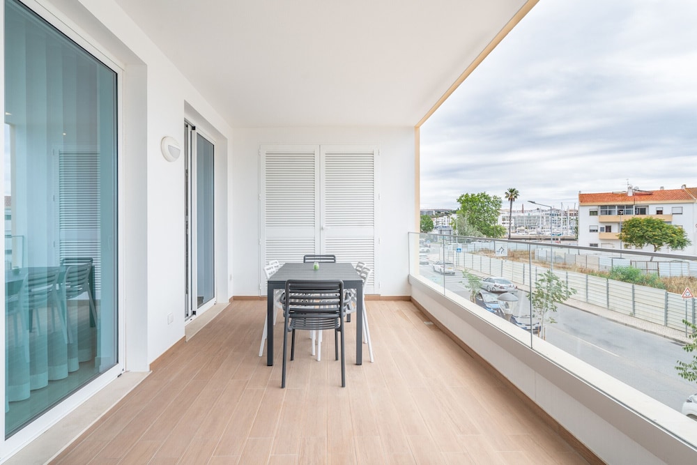 Lagos Marina View 4 With Pool by Homing
