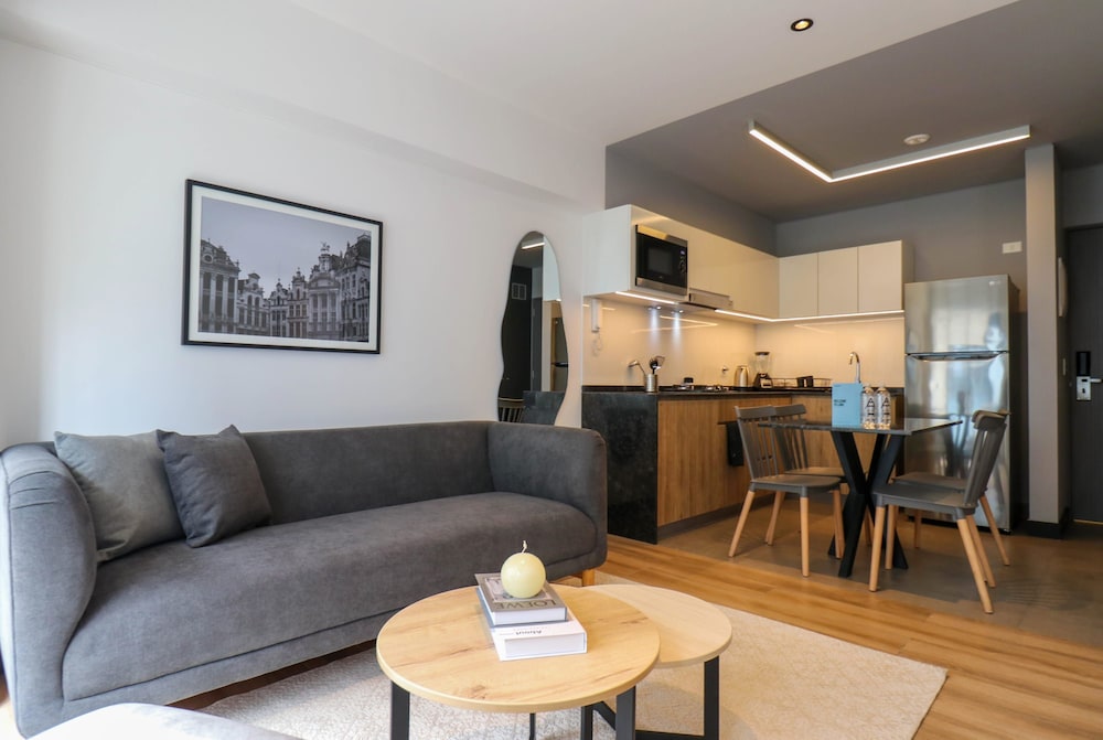w Amazing 1BR w Perfect Balcony in San Isidro