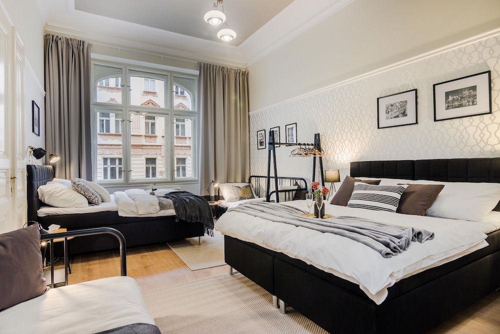 Modern APT in Center by Michal&Friends