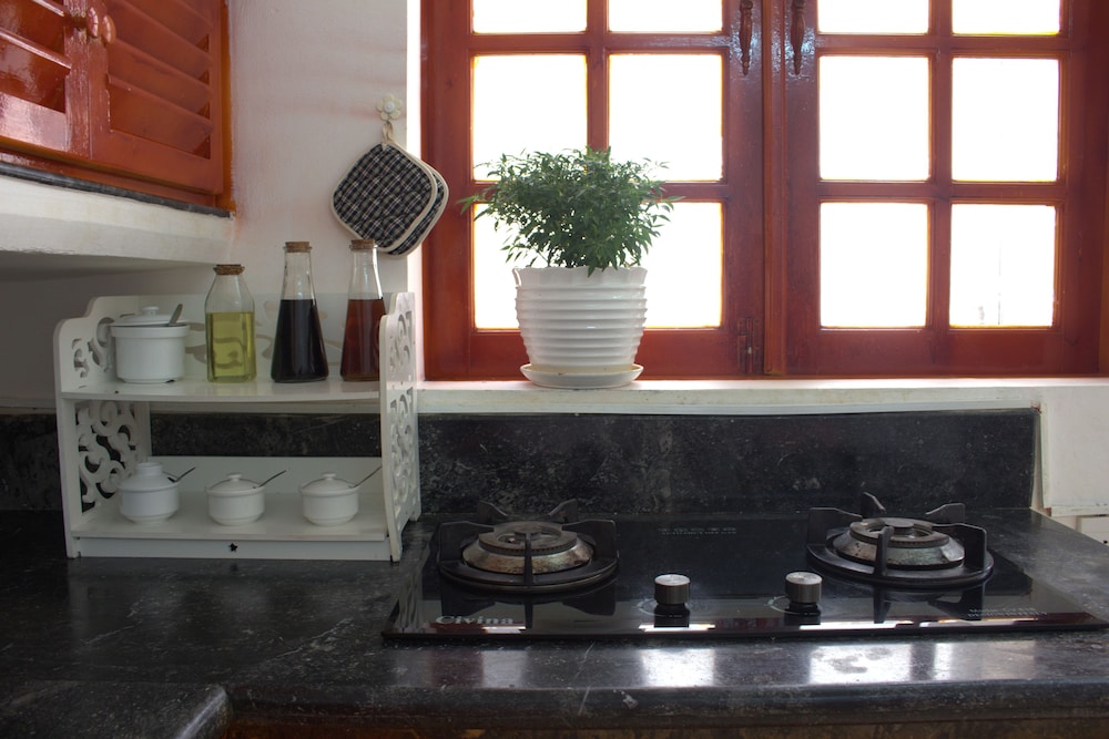 Des Ami Villa
